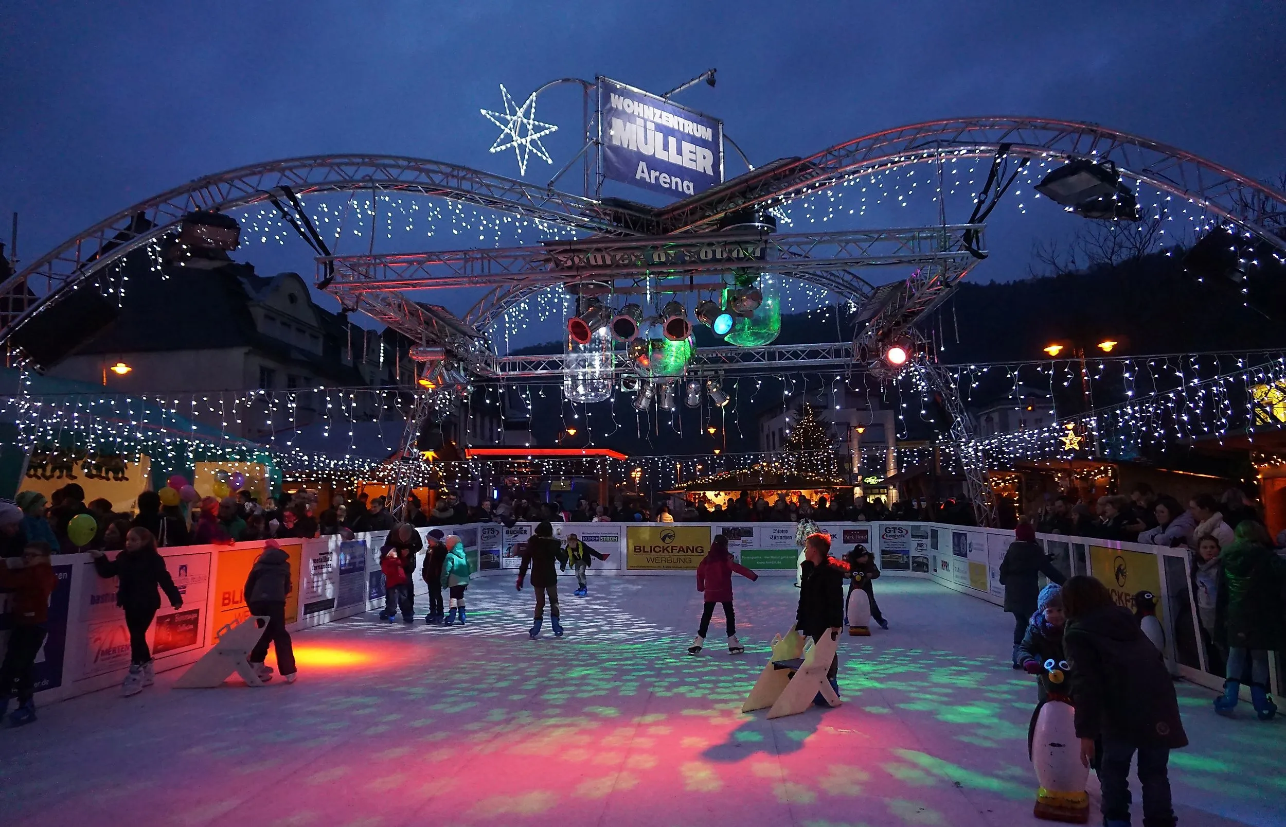 Weihnachtsstimmung auf dem Wein-Nachts-Markt