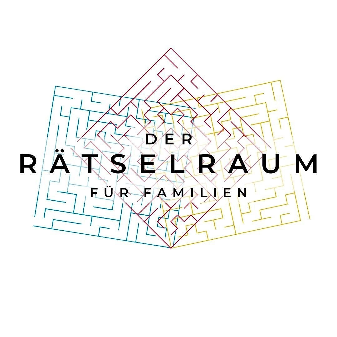 Ein stilisiertes Logo mit einem geometrischen Design und bunten Mustern. Text: „Der Rätselraum für Familien“.